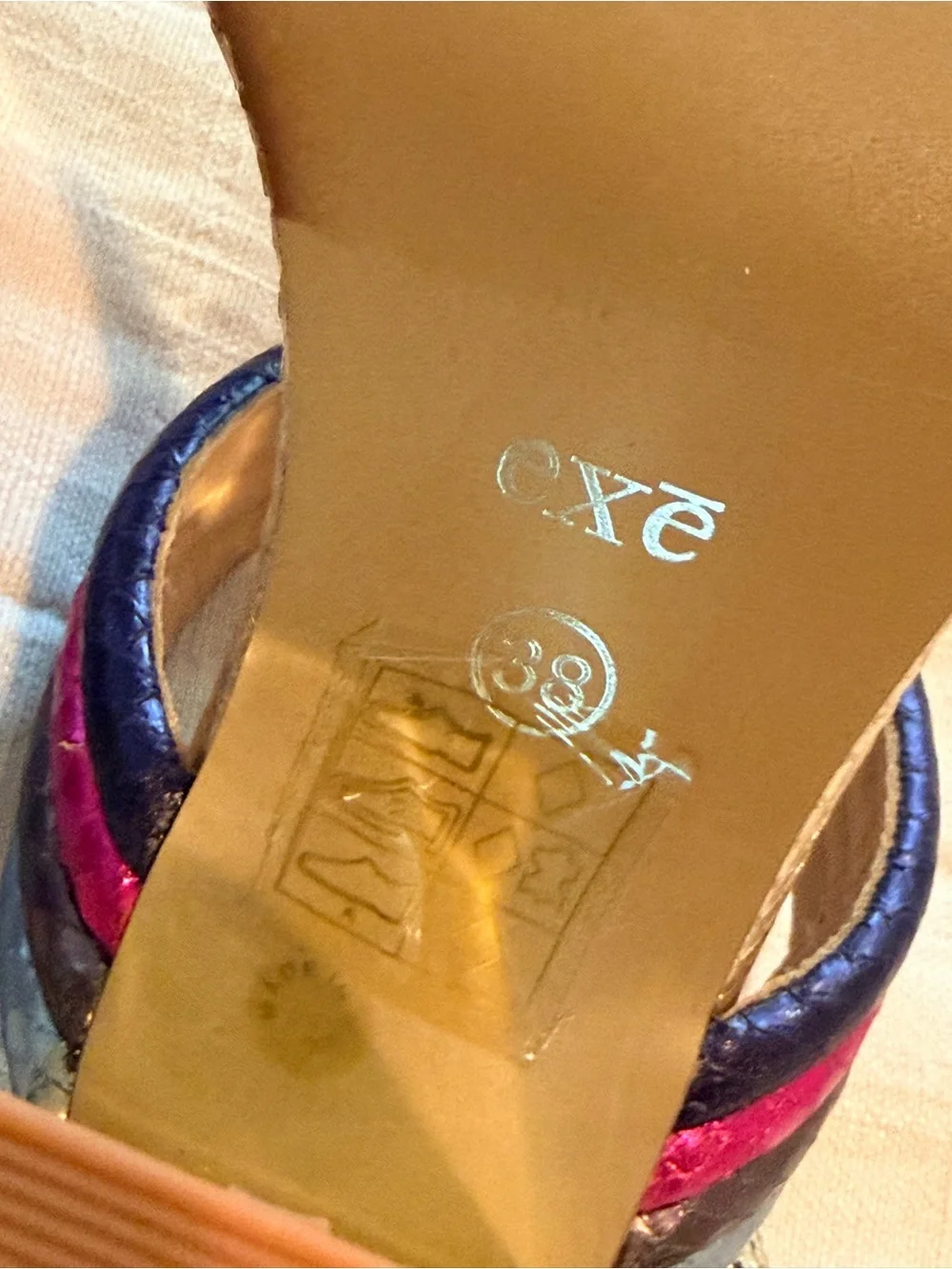 exē chic gold